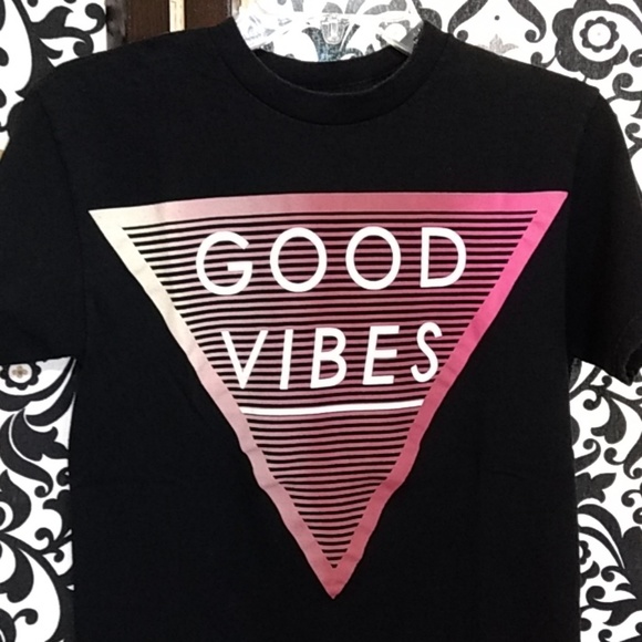 welovefine Tops - 💥 DONATED 💥